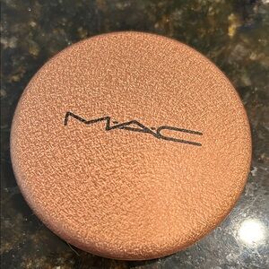 MAC skin finish in Light Rosey